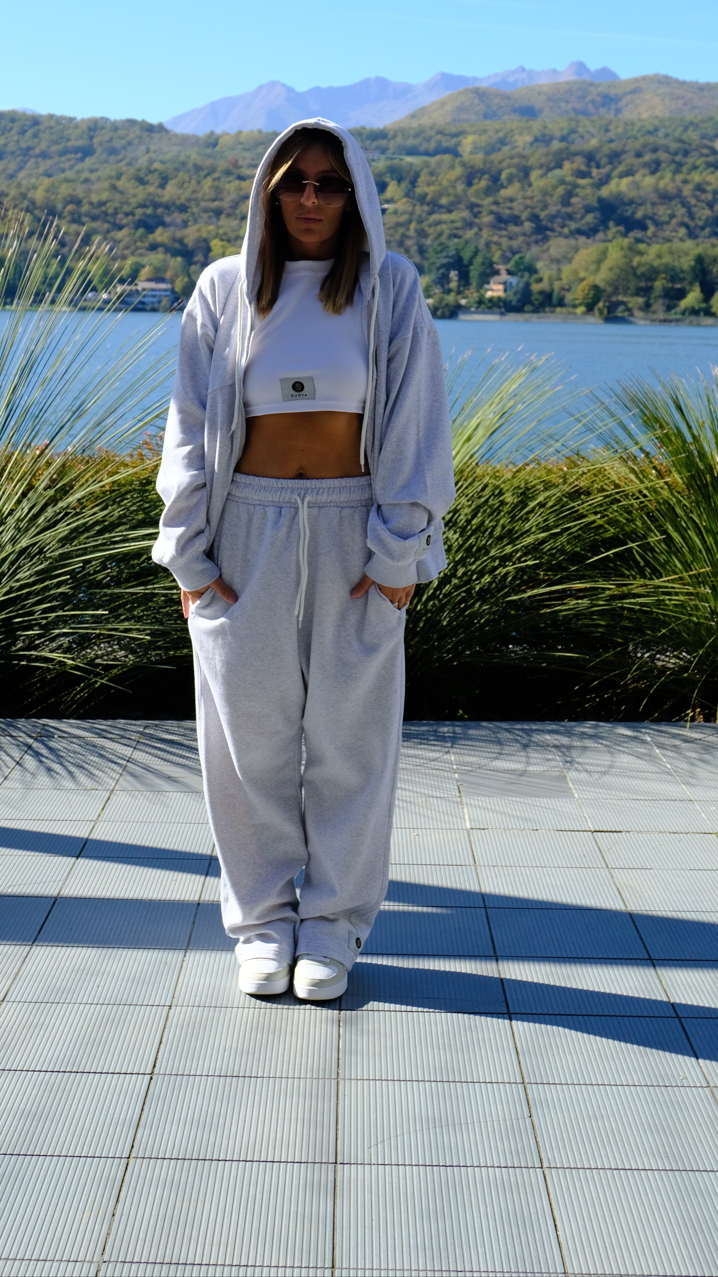 Tuta oversize con fepla e pantaloni - morbida, comoda e versatile